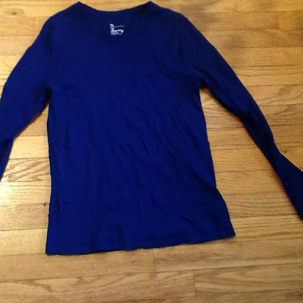 Beautiful fitted Bowery Long Sleeve T